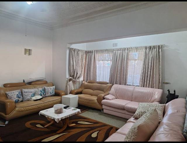 3 BEDROOM HOUSE FOR SALE IN DALVIEW